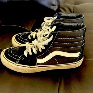 Vans very good condition mens size 7 fits Womens 8.5